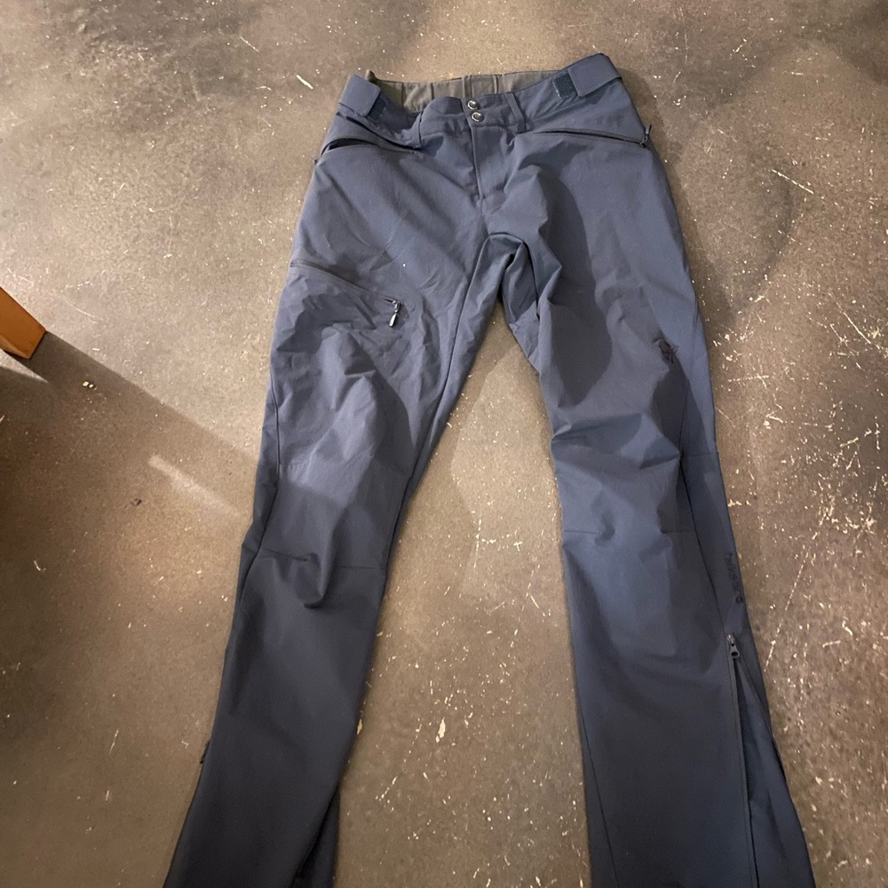 Women’s Navy Norrona ski pants